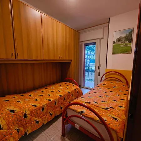 Flat In דירה